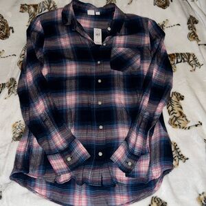 GAP Button down shirt Navy and reddish/pink and white size small